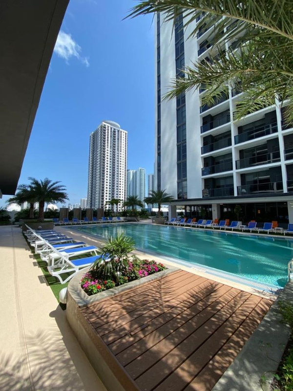 45 Ne 5th St - Photo 2 of 14