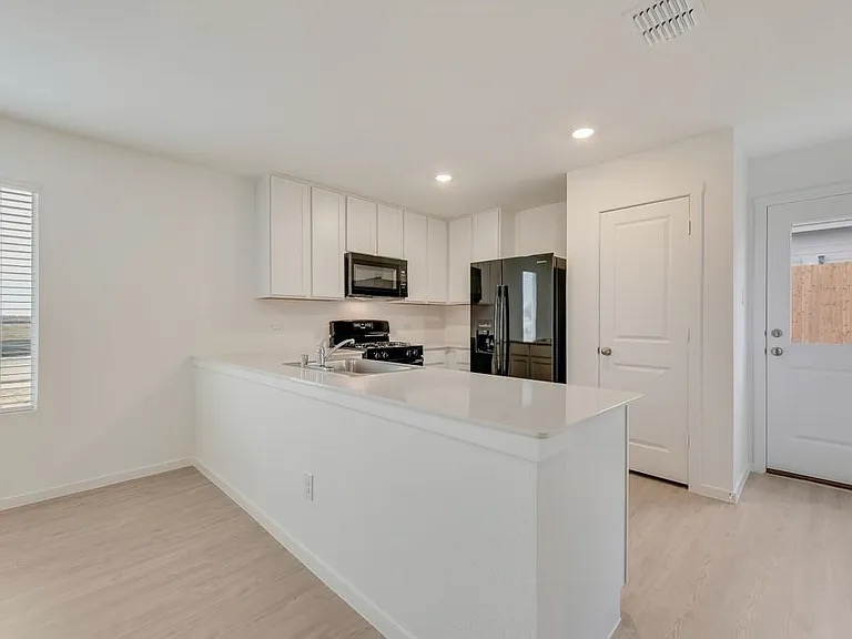 1680 Crested Way - Photo 3 of 16