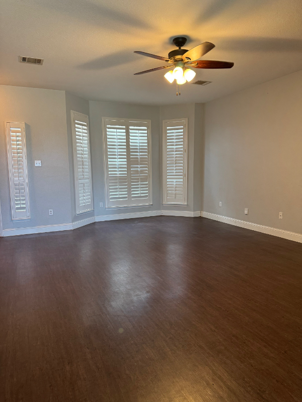 10905 Braemoor Dr - Photo 2 of 13