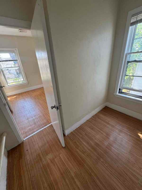 20 Woodland St - Photo 5 of 8