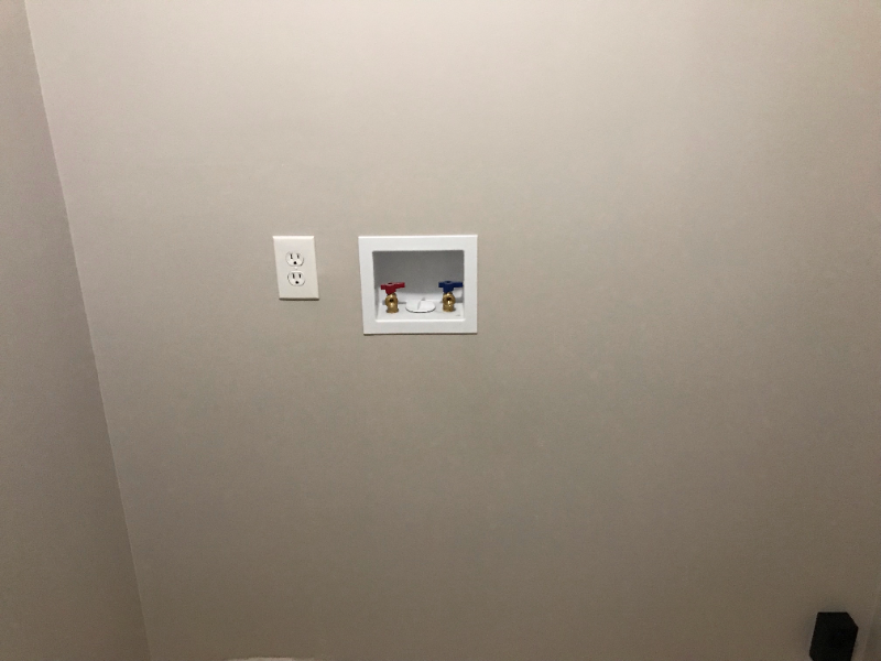 1472 Hollywood Hwy - Photo 3 of 12