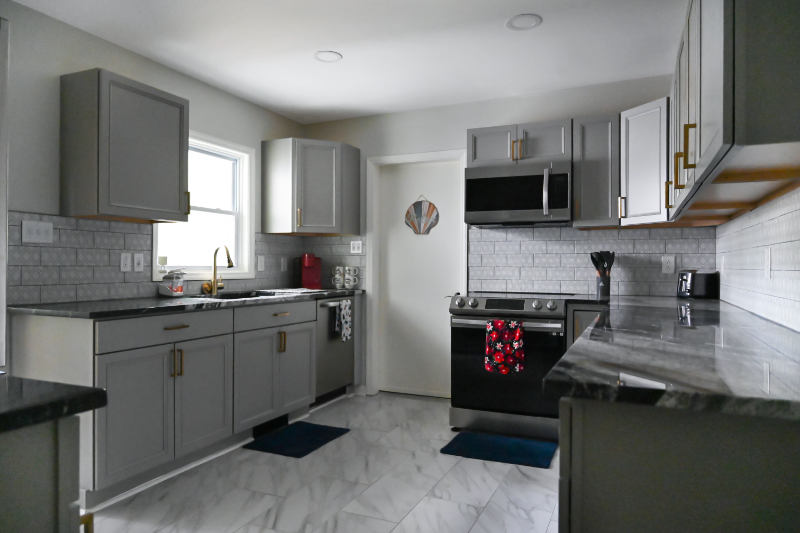 620 Windward Drive - Photo 2 of 20