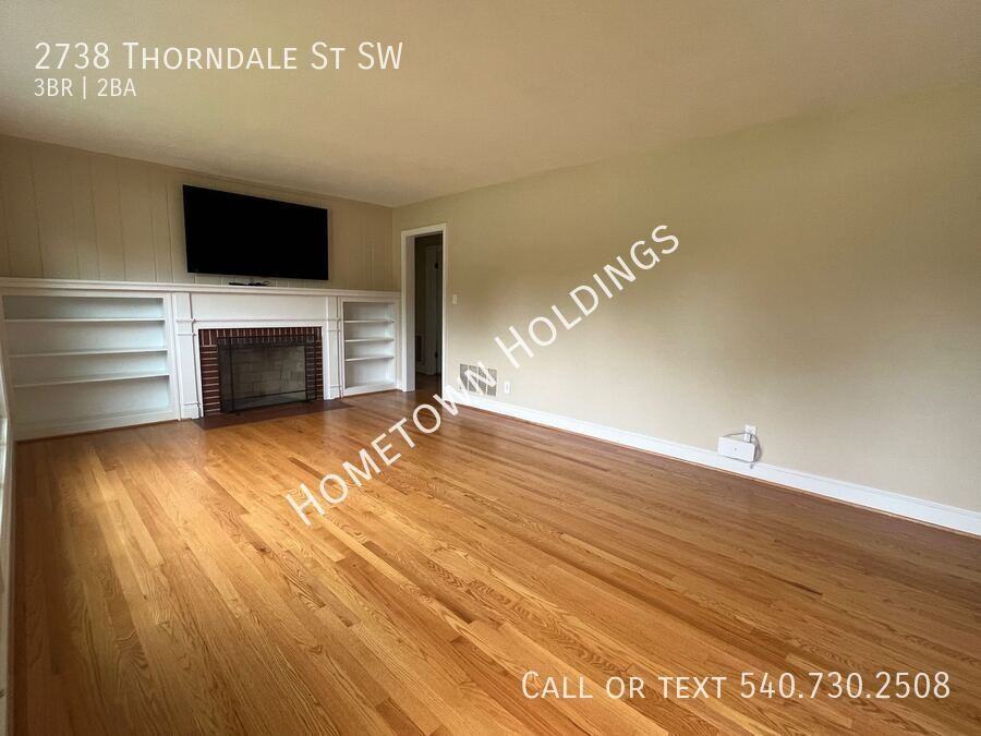 2738 Thorndale St Sw - Photo 2 of 20