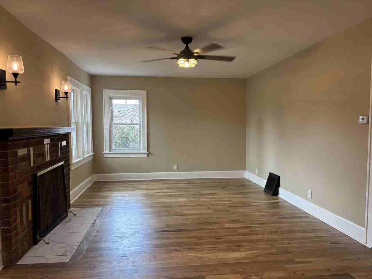 700 Main St - Photo 3 of 17