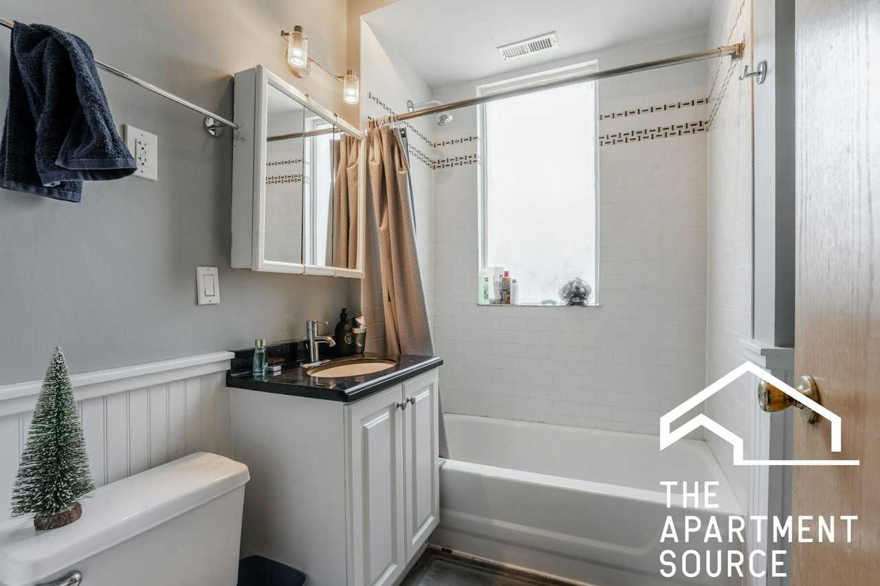 3036 North Seminary Avenue, Unit 3F - Photo 5 of 31