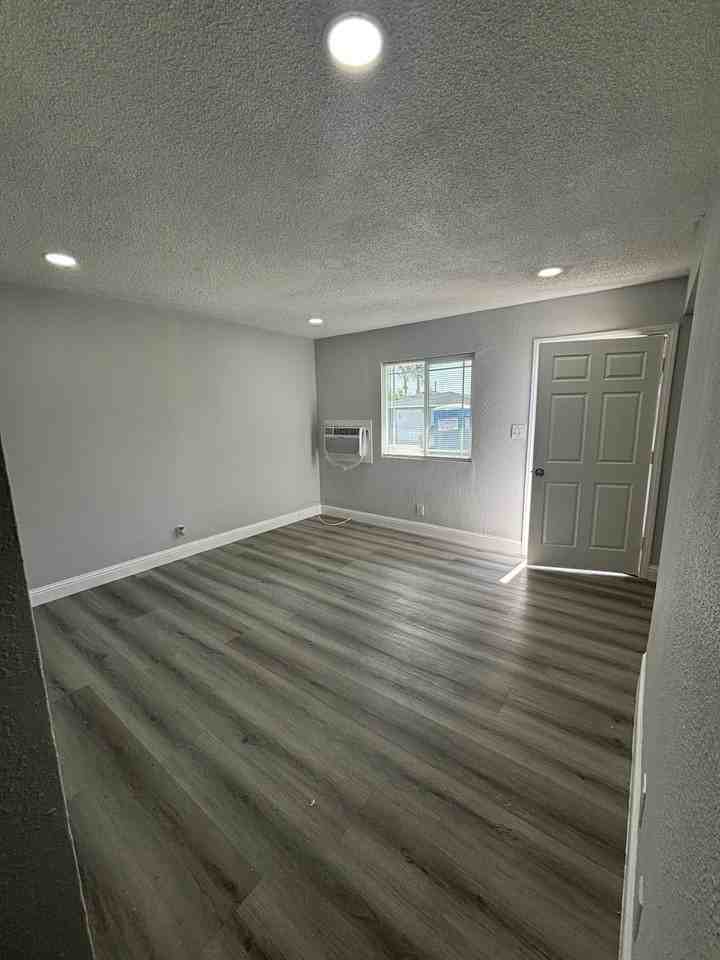 13187 Splendora Avenue, Unit 13185 1/2 - Photo 2 of 8