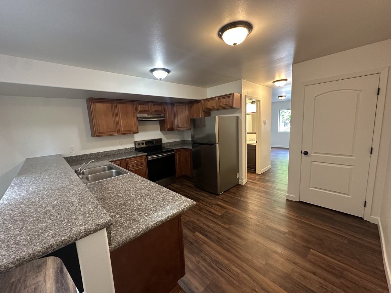 10 on Astor - Photo 4 of 12