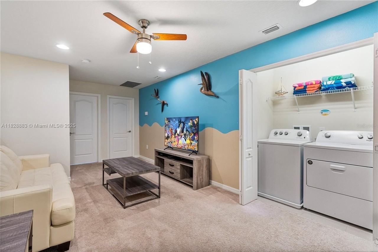 2428 Dubai St - Photo 7 of 21