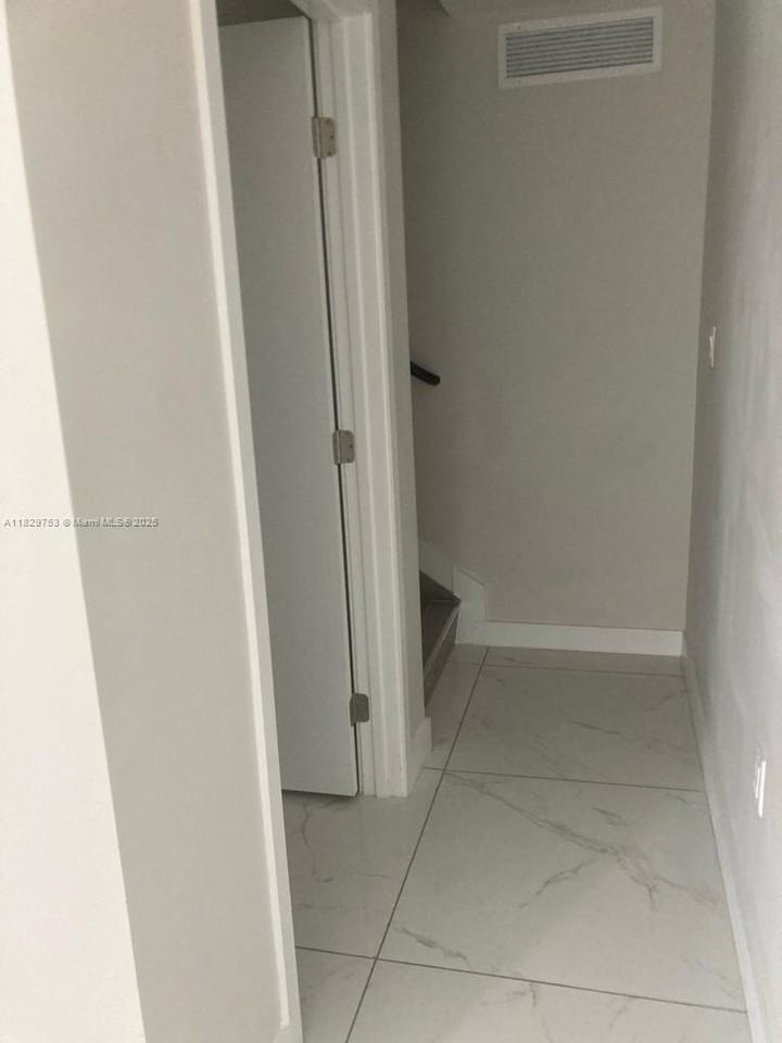 25767 Sw 144th Ave - Photo 5 of 16