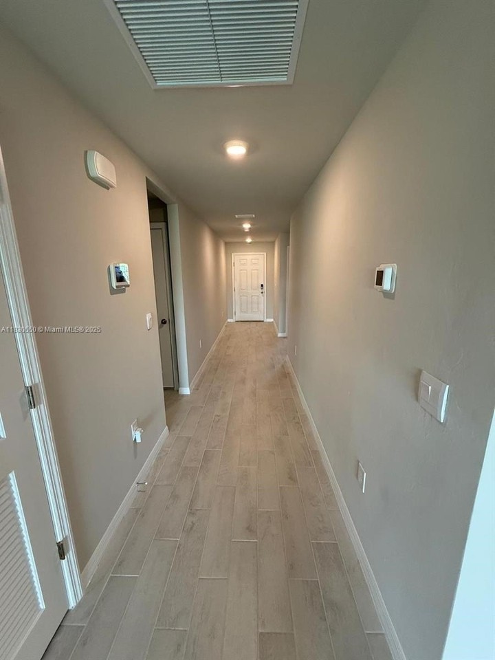 3051 Nw Beechwood Cir - Photo 2 of 22