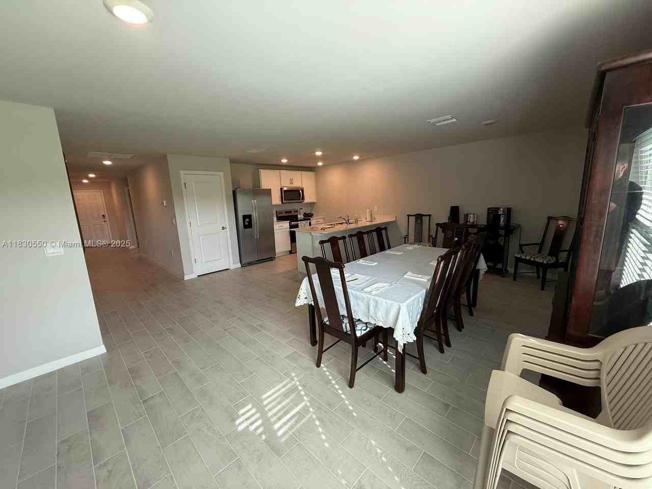 3051 Nw Beechwood Cir - Photo 3 of 22