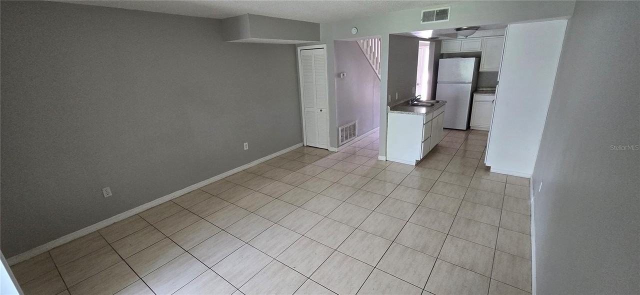 720 W Columbia Ave - Photo 5 of 21