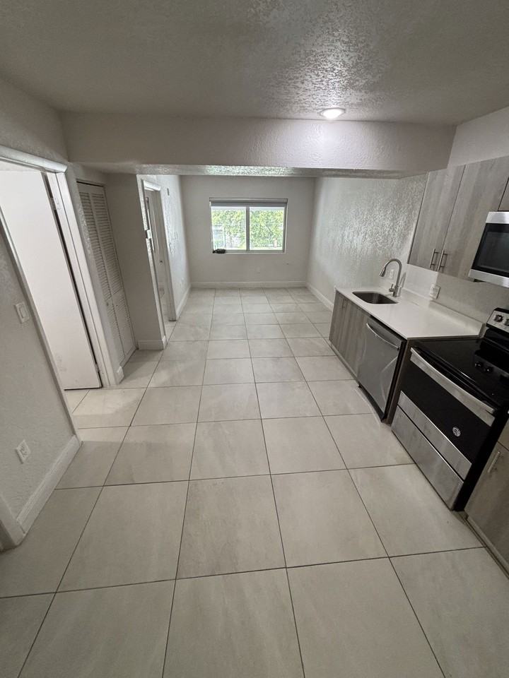 13150 Memorial Hwy - Photo 3 of 8