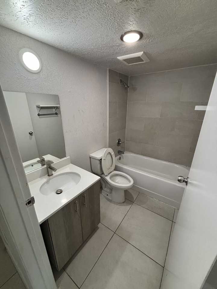 13150 Memorial Hwy - Photo 5 of 8