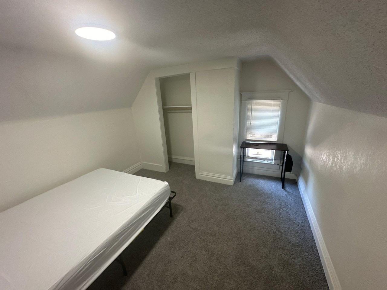 E 29th St - Photo 7 of 7