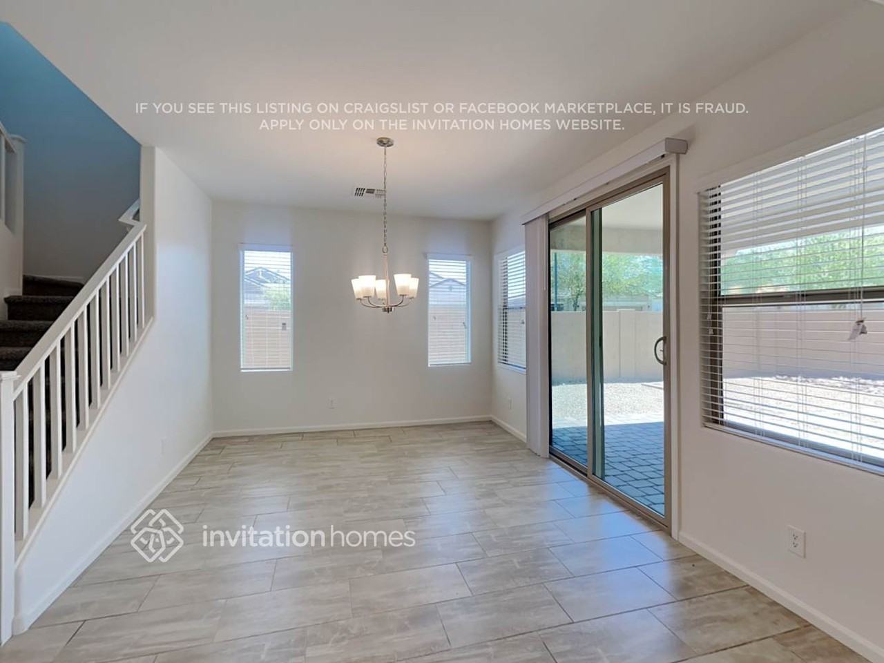 1056 S 200th Ln - Photo 5 of 19