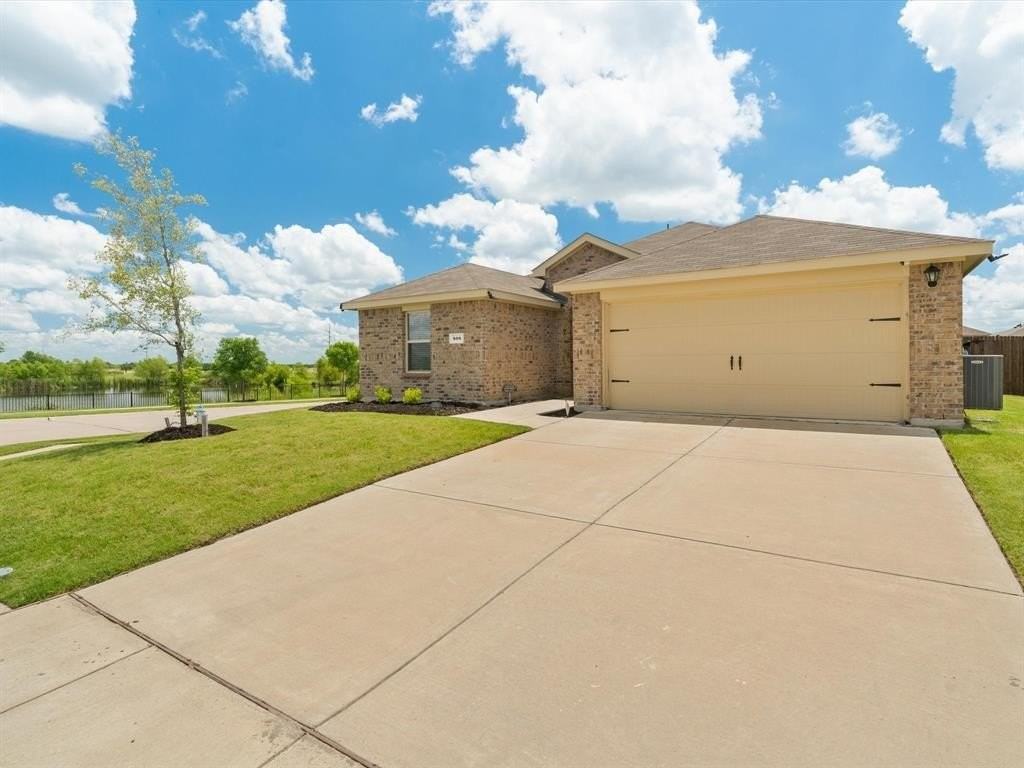 808 Watermill Rd - Photo 2 of 30