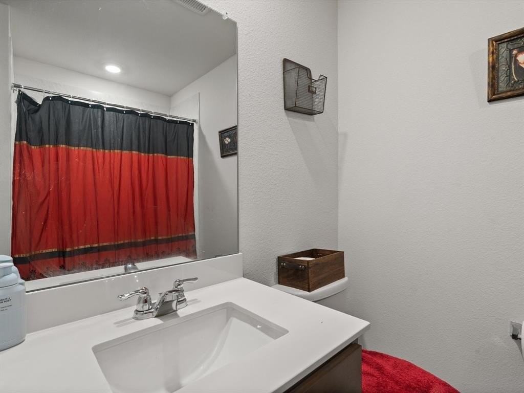 808 Watermill Rd - Photo 7 of 30