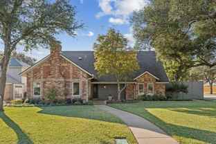 1800 Villanova Dr - Photo 1 of 1