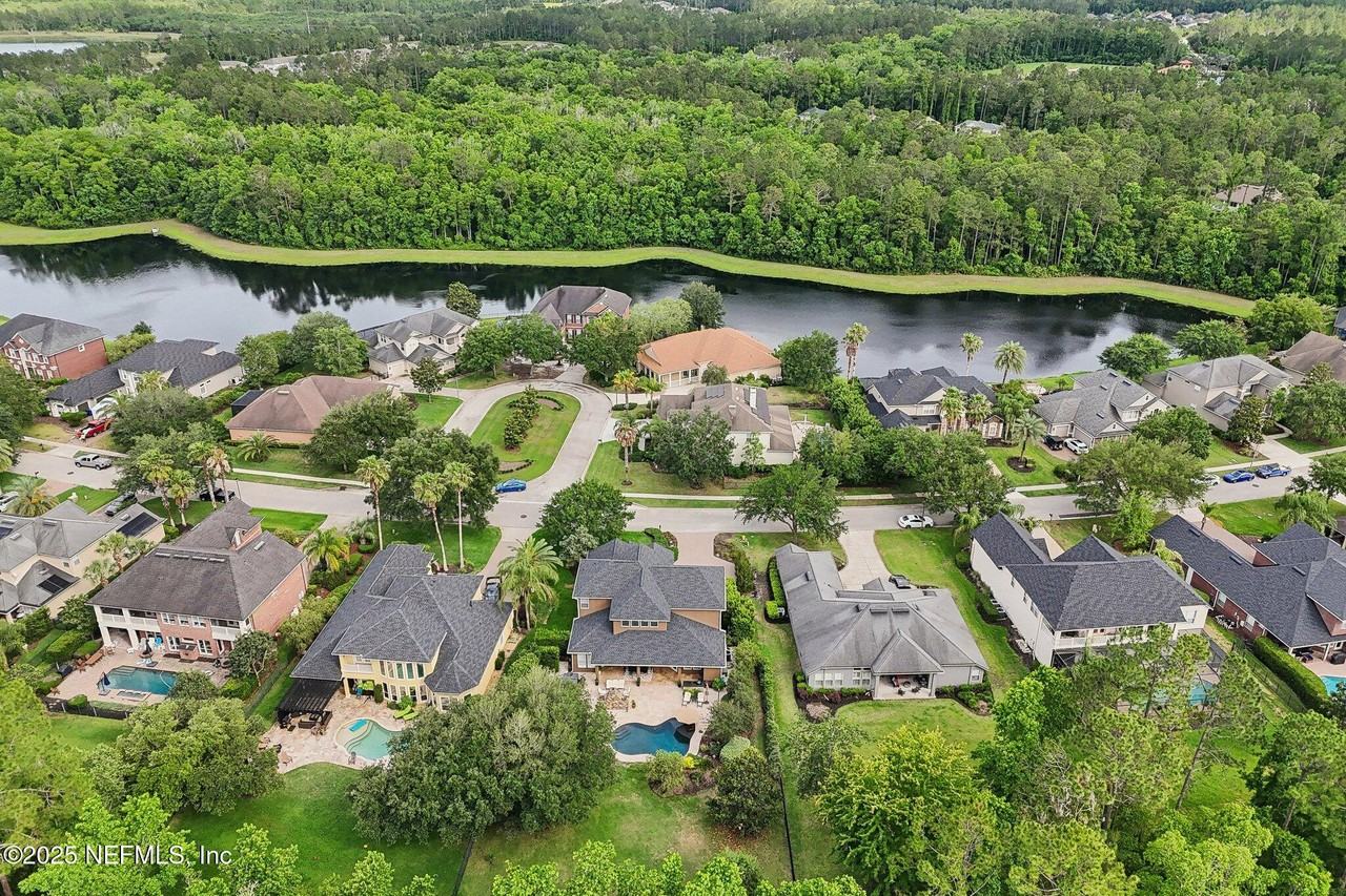 1350 Fryston St - Photo 7 of 50