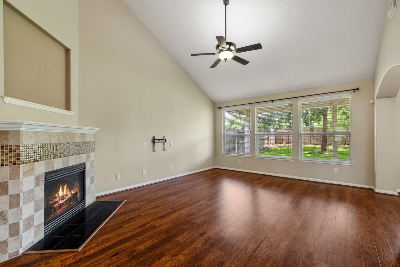 6911 Autumn Rain Ln - Photo 2 of 47