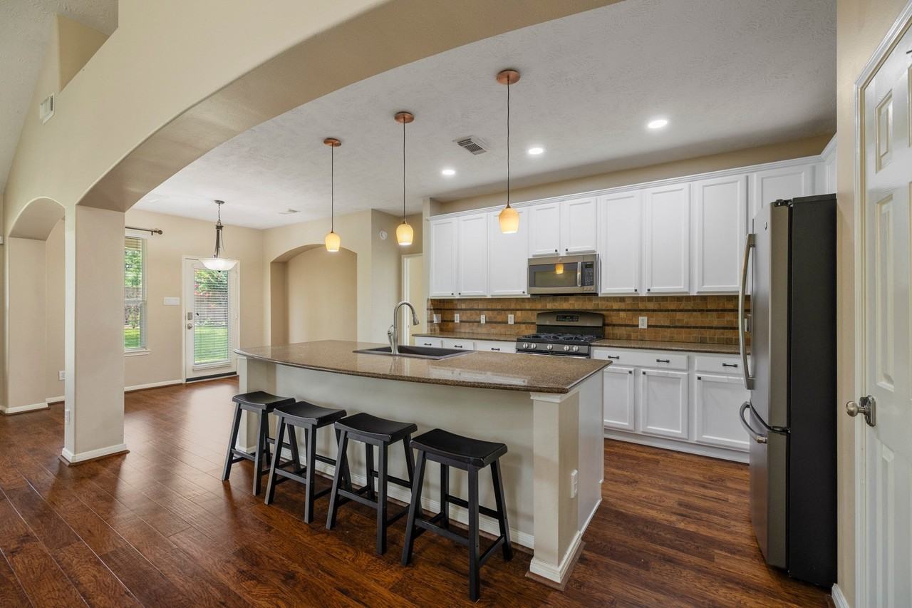 6911 Autumn Rain Ln - Photo 4 of 47