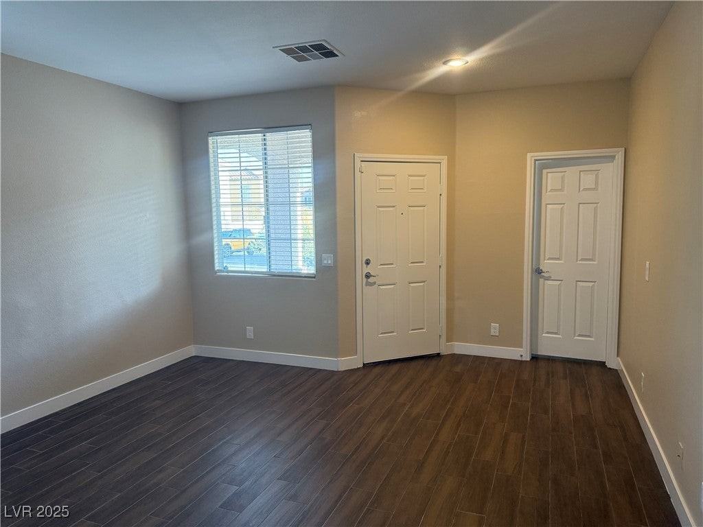 7709 Park Village Pl - Photo 5 of 16