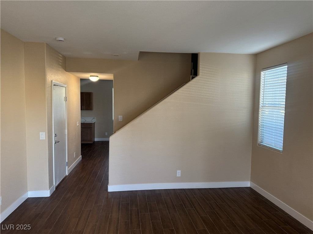 7709 Park Village Pl - Photo 7 of 16