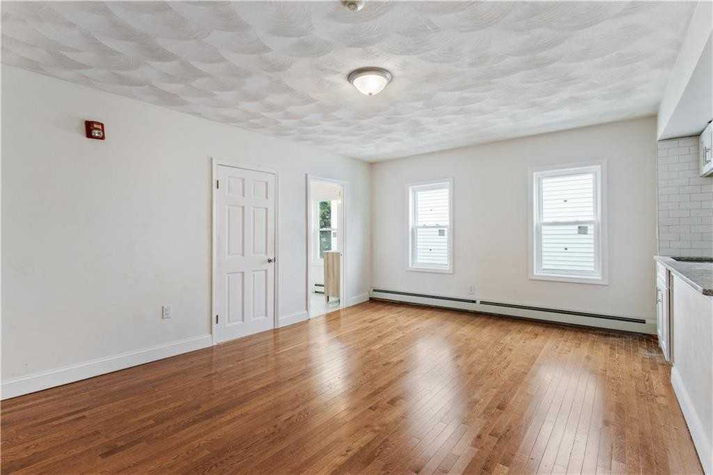 416 Admiral St ##2r - Photo 2 of 14