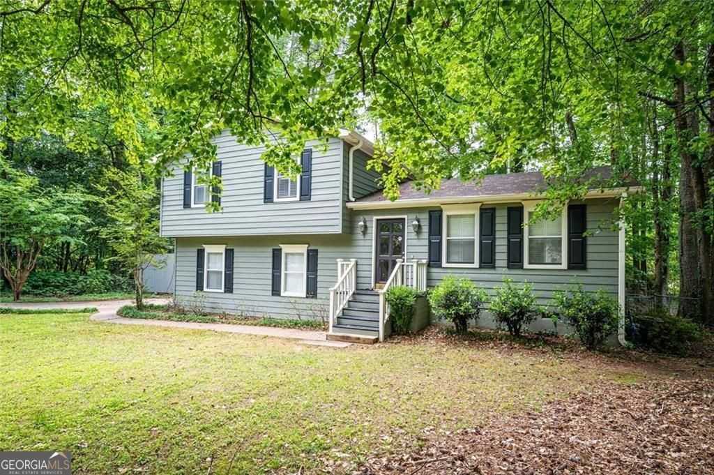 1784 Halbro Dr - Photo 3 of 47