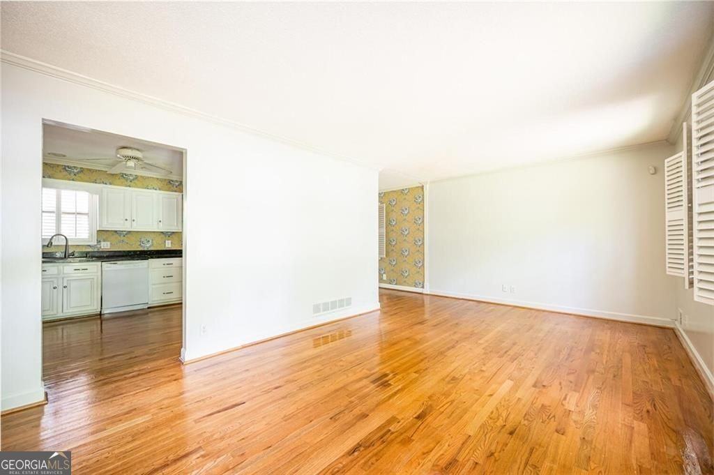 1784 Halbro Dr - Photo 4 of 47