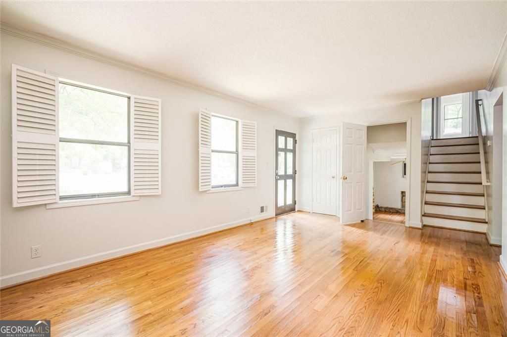 1784 Halbro Dr - Photo 7 of 47