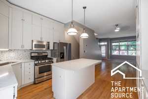 featured image of 855 W Erie St #119