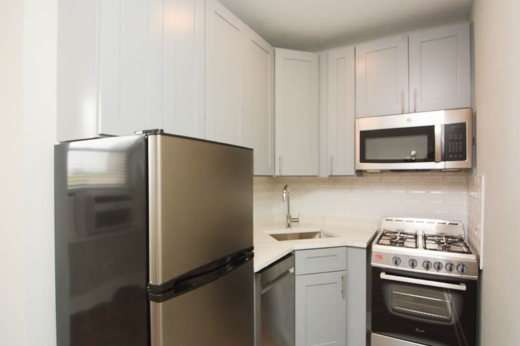 505 W Belmont Ave #5F - Photo 2 of 15