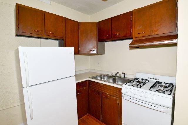 1347 N Dearborn St #307 - Photo 2 of 15