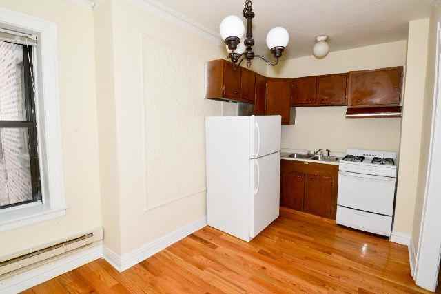 1347 N Dearborn St #307 - Photo 3 of 15