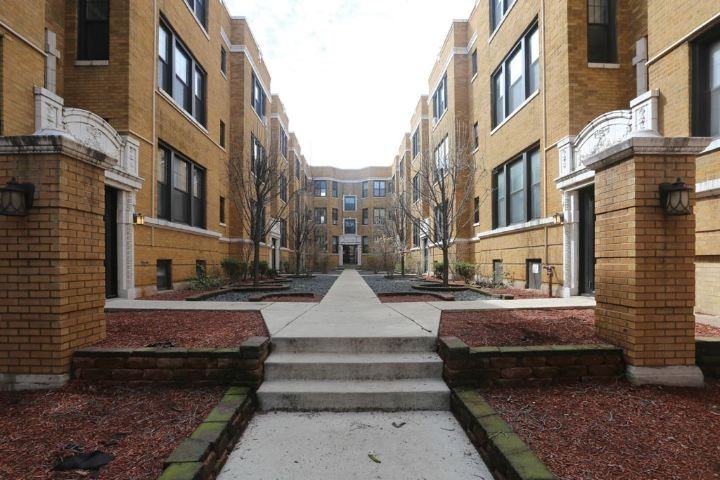 721 W Barry Ave #1B