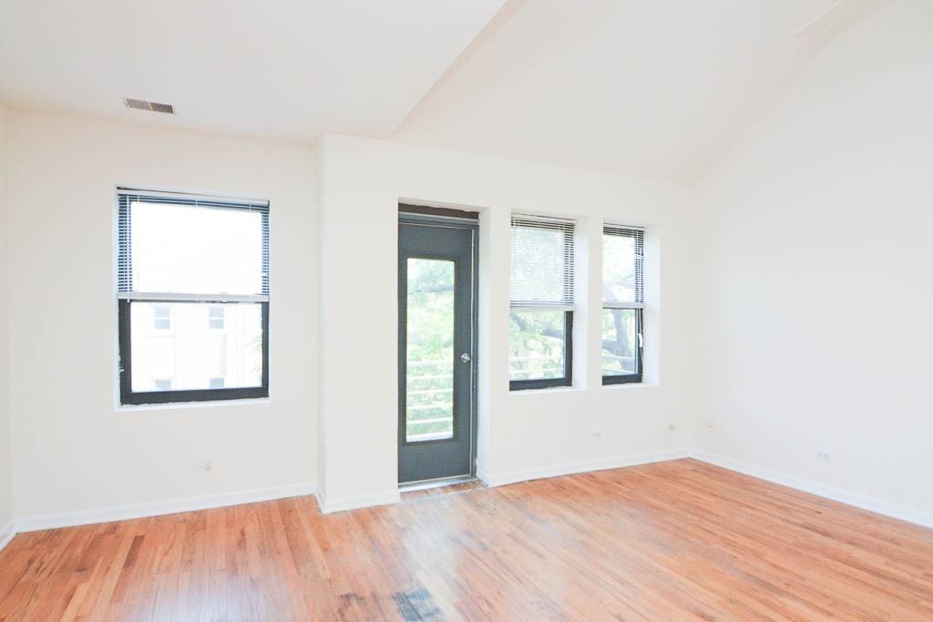 917 W Dakin St #402 - Photo 6 of 21
