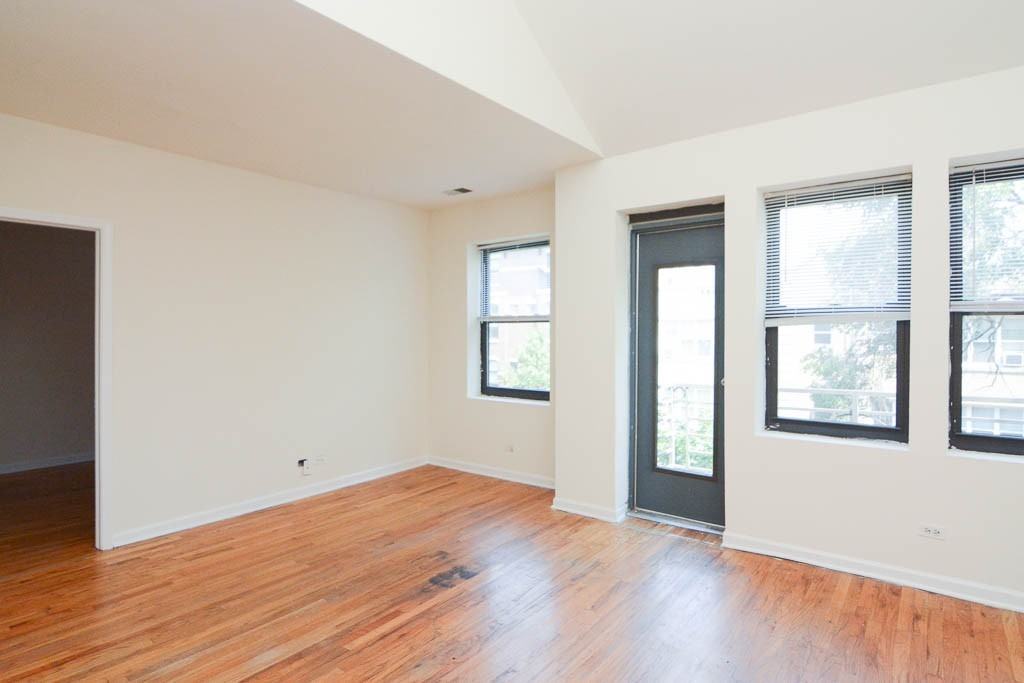 917 W Dakin St #402 - Photo 7 of 21