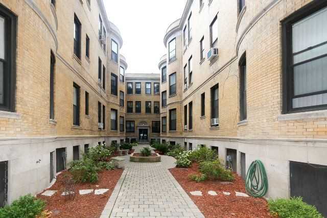 1220 N Dearborn St #3A