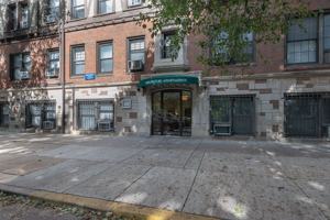 featured image of 536 W Arlington Pl #110