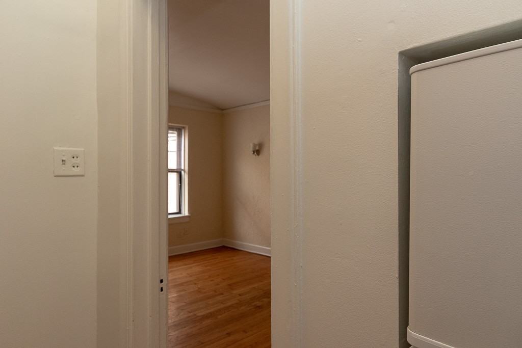 536 W Arlington Pl #110 - Photo 5 of 15