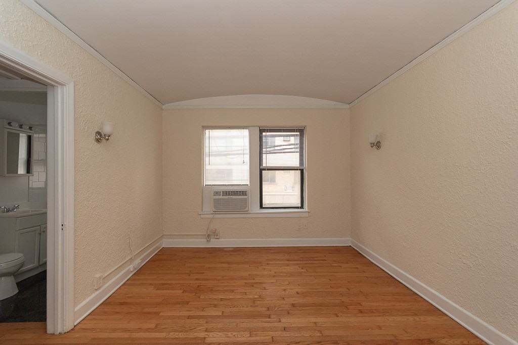 536 W Arlington Pl #110 - Photo 7 of 15