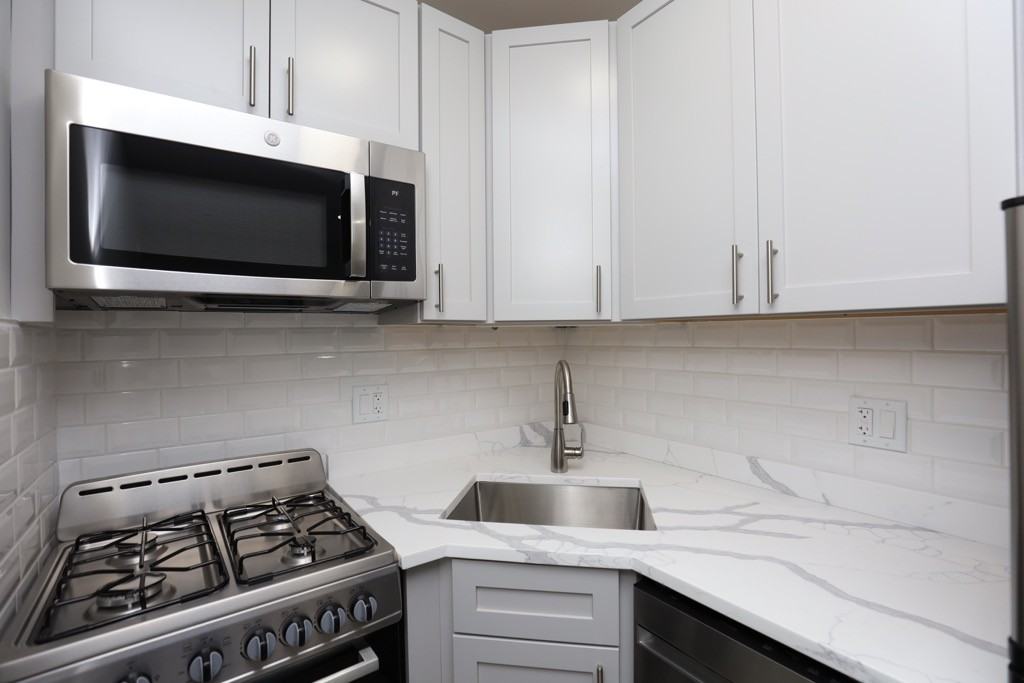 505 W Belmont Ave #7K - Photo 3 of 16