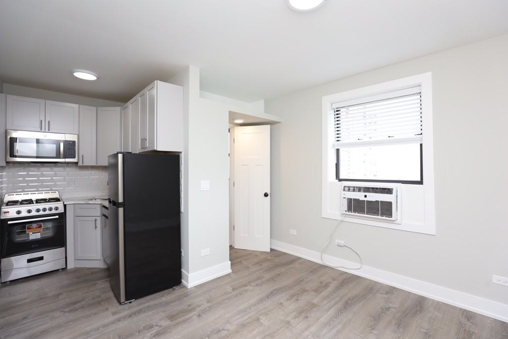 505 W Belmont Ave #7K - Photo 4 of 16