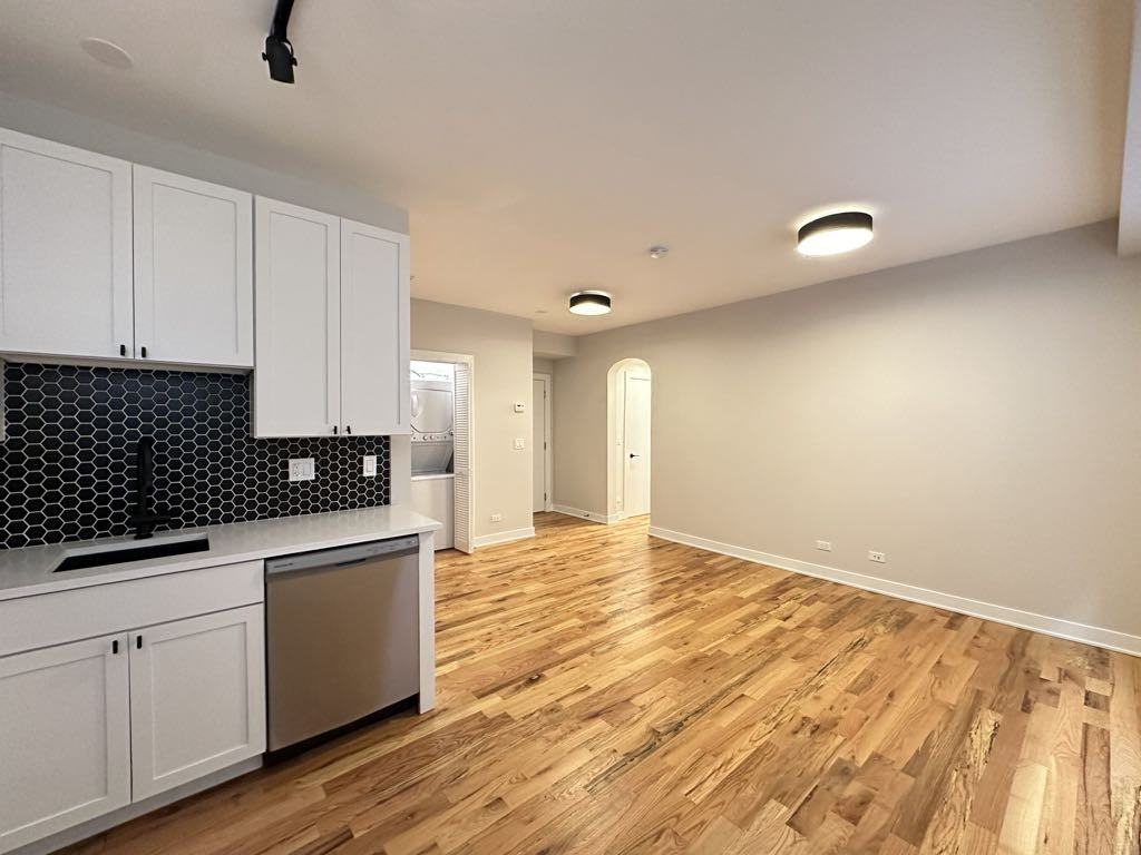 656 W Wrightwood Ave #303 - Photo 5 of 21