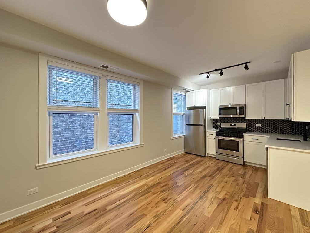 656 W Wrightwood Ave #303 - Photo 6 of 21