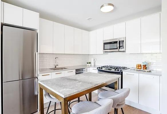 E 6th St #8B - Photo 2 of 20