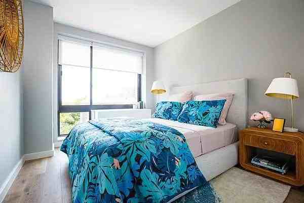 E 6th St #8B - Photo 3 of 20