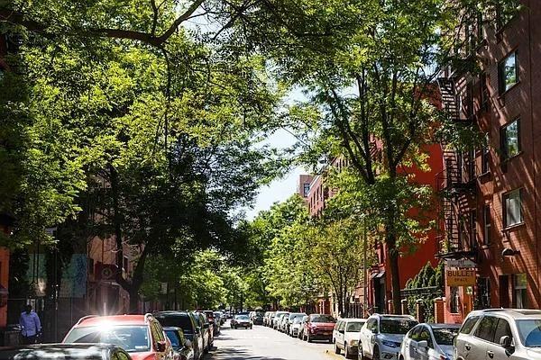 E 6th St #8B - Photo 6 of 20